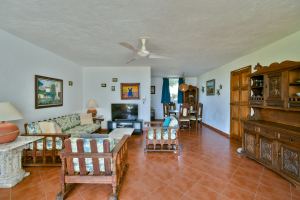 Departamento en venta en Vida del Mar, Manzanillo-planta baja y vista al jardín