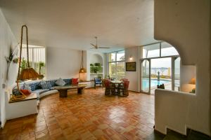 Residencia Frente al Mar en Venta |Villas Las Fuentes, Club Santiago, Manzanillo