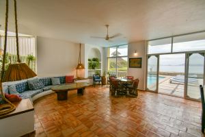 Residencia Frente al Mar en Venta |Villas Las Fuentes, Club Santiago, Manzanillo