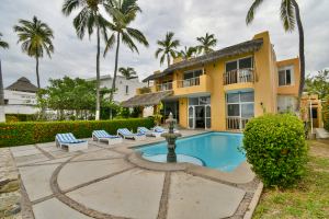 Residencia Frente al Mar en Venta |Villas Las Fuentes, Club Santiago, Manzanillo