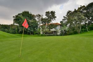 Residencia de Autor en El Cielo Country Club en venta