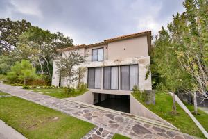 Residencia de Autor en El Cielo Country Club en venta