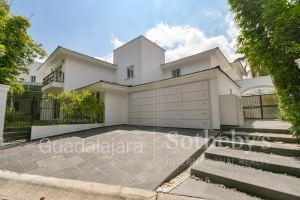 CASA ÁLAMOS | PUERTA DE HIERRO