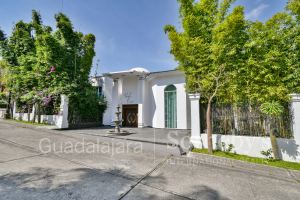 CASA ÁLAMOS | PUERTA DE HIERRO