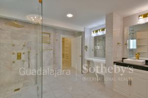 CASA ÁLAMOS | PUERTA DE HIERRO