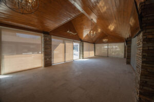 Luxury Equestrian Estate with Expansive Gardens and Mountain Views