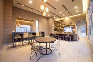 Spacious Terrace Apartment with Mountain Views
