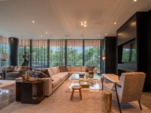 Residence with Exceptional Space and Privacy