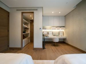 Apartment with Exceptional Space and Privacy