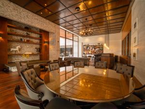 Apartment with Exceptional Space and Privacy