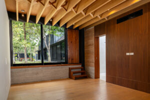Casa Pausa y Tierra: Arquitectura, Naturaleza y Lujo Frente Al Campo de Golf