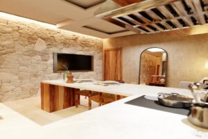CONDOS WITH LUXURY AMENITIES
