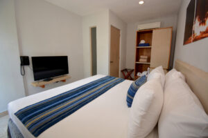 SUNSET SUITES HOTEL