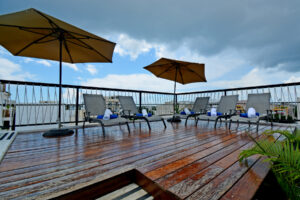SUNSET SUITES HOTEL