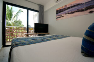 SUNSET SUITES HOTEL