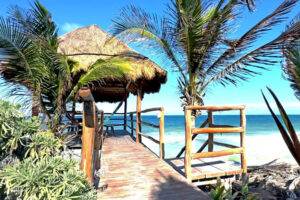 BEACHFRONT VILLA AQUA
