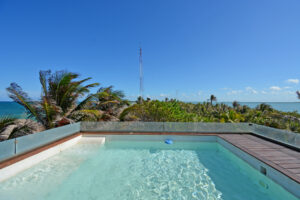 BEACHFRONT VILLA AQUA