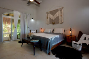 BEACHFRONT VILLA AQUA