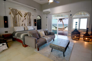BEACHFRONT VILLA AQUA