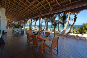 BEACHFRONT VILLA AQUA