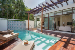 SUCCESSFUL AND SOPHISTICATED VILLA COMPOUND IN TULUM CENTRO