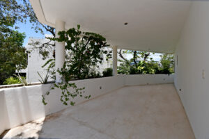 Aluxes House