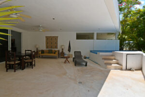 Aluxes House