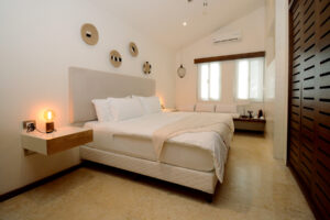 -UNIQUE AND EXCEPTIONAL HOUSE IN A GATED COMMUNITY