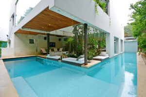 -UNIQUE AND EXCEPTIONAL HOUSE IN A GATED COMMUNITY