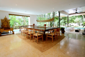 -UNIQUE AND EXCEPTIONAL HOUSE IN A GATED COMMUNITY