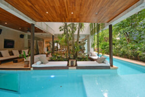 -UNIQUE AND EXCEPTIONAL HOUSE IN A GATED COMMUNITY