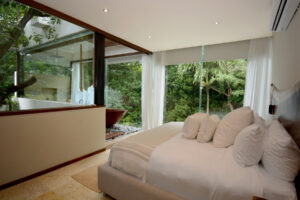-UNIQUE AND EXCEPTIONAL HOUSE IN A GATED COMMUNITY