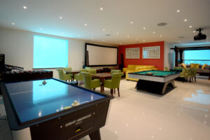 -UNIQUE AND EXCEPTIONAL HOUSE IN A GATED COMMUNITY