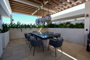 IMPRESSIVE BEACHFRONT PENTHOUSE WITH ICONIC ART