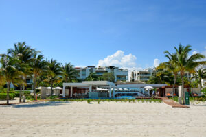 IMPRESSIVE BEACHFRONT PENTHOUSE WITH ICONIC ART