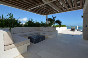 IMPRESSIVE BEACHFRONT PENTHOUSE WITH ICONIC ART