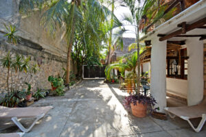 INVESTMENT POTENTIAL LAND IN A CENTRAL AREA FOR RESIDENTIAL, COMMERCIAL OR MIXED