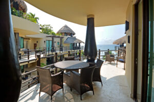 CONDO HOTEL OCEANFRONT PENTHOUSE
