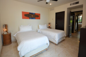 CONDO HOTEL OCEANFRONT PENTHOUSE