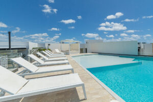 FANTASTIC 2-BEDROOM, 2-BATHROOM BEACHFRONT APARTMENT