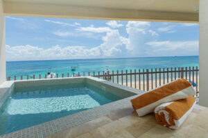 FANTASTIC 2-BEDROOM, 2-BATHROOM BEACHFRONT APARTMENT