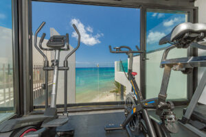 FANTASTIC 2-BEDROOM, 2-BATHROOM BEACHFRONT APARTMENT
