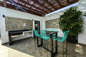 CENTRALLY LOCATED ONE-BEDROOM APARTMENT