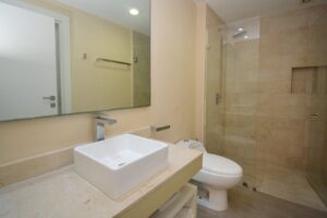 CENTRALLY LOCATED ONE-BEDROOM APARTMENT