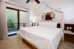 TWO-STORY 3-BEDROOM RESIDENCE IN AN EXCLUSIVE CONDO-HOTEL