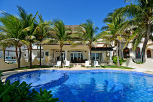 BEACHFRONT CASA PARAISO