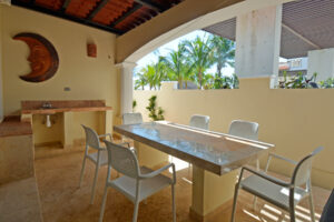 BEACHFRONT CASA PARAISO