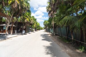 BEACHFRONT LOT – A PARADISE OF WHITE SAND