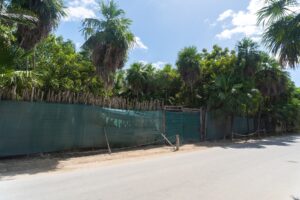 BEACHFRONT LOT – A PARADISE OF WHITE SAND