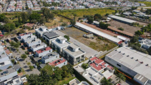 Oficinas Corporativa de 3 Niveles for Rent